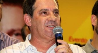 Vanderlan vai de Aécio no segundo turno