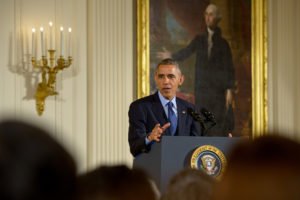 Barack-Obama-durante-entrega-do-medalha-do-premio-nacional-de-Ciencias-na-Casa-Branca-foto-Bill-Ingalls-Nasa 201411200001