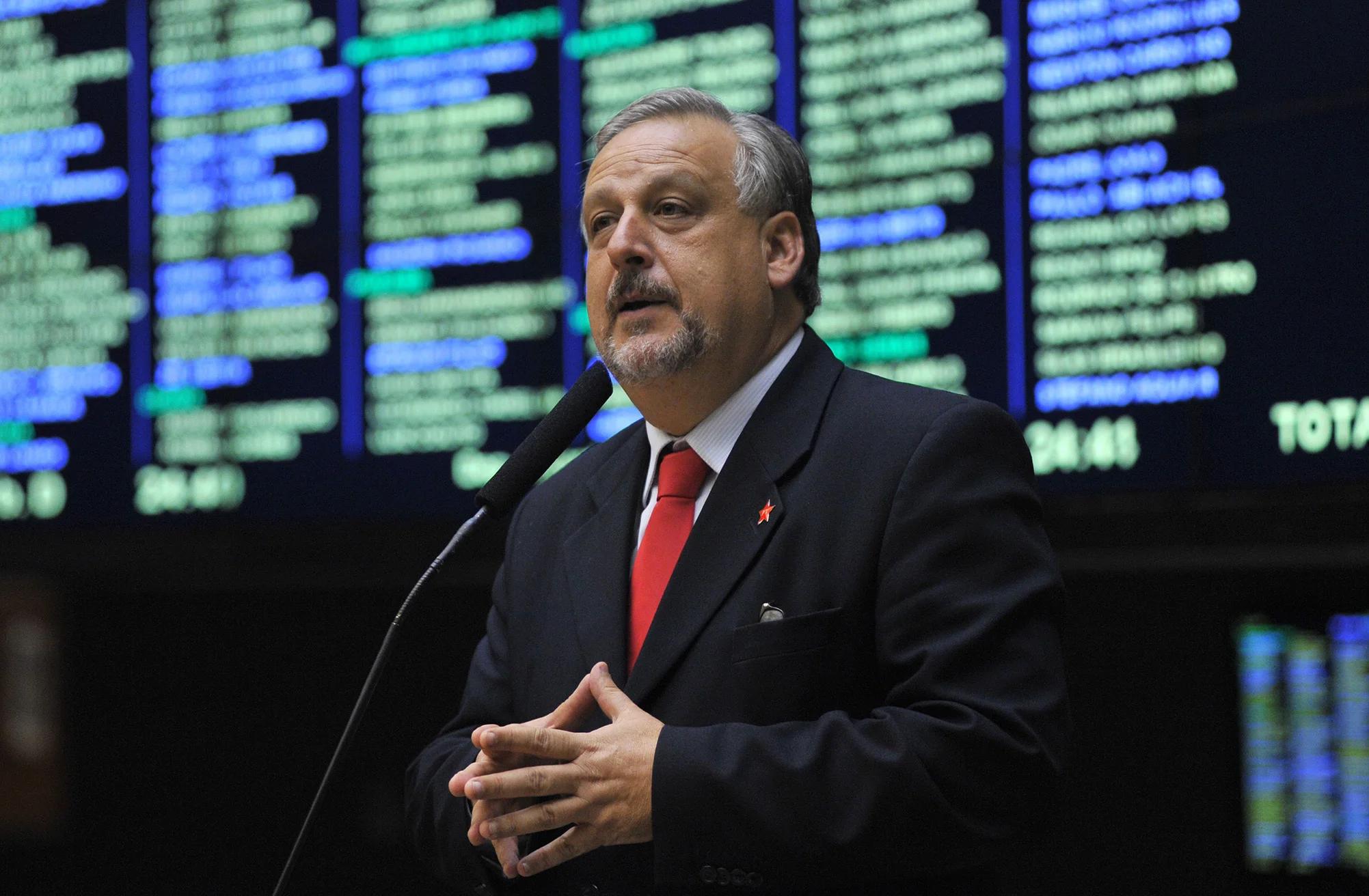 Ricardo Berzoini novo Ministro das Comunicacoes foto Zeca Ribeiro Camara dos Deputados 12 12 2013 201312120001