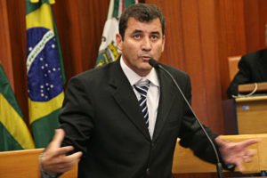 clécio alves