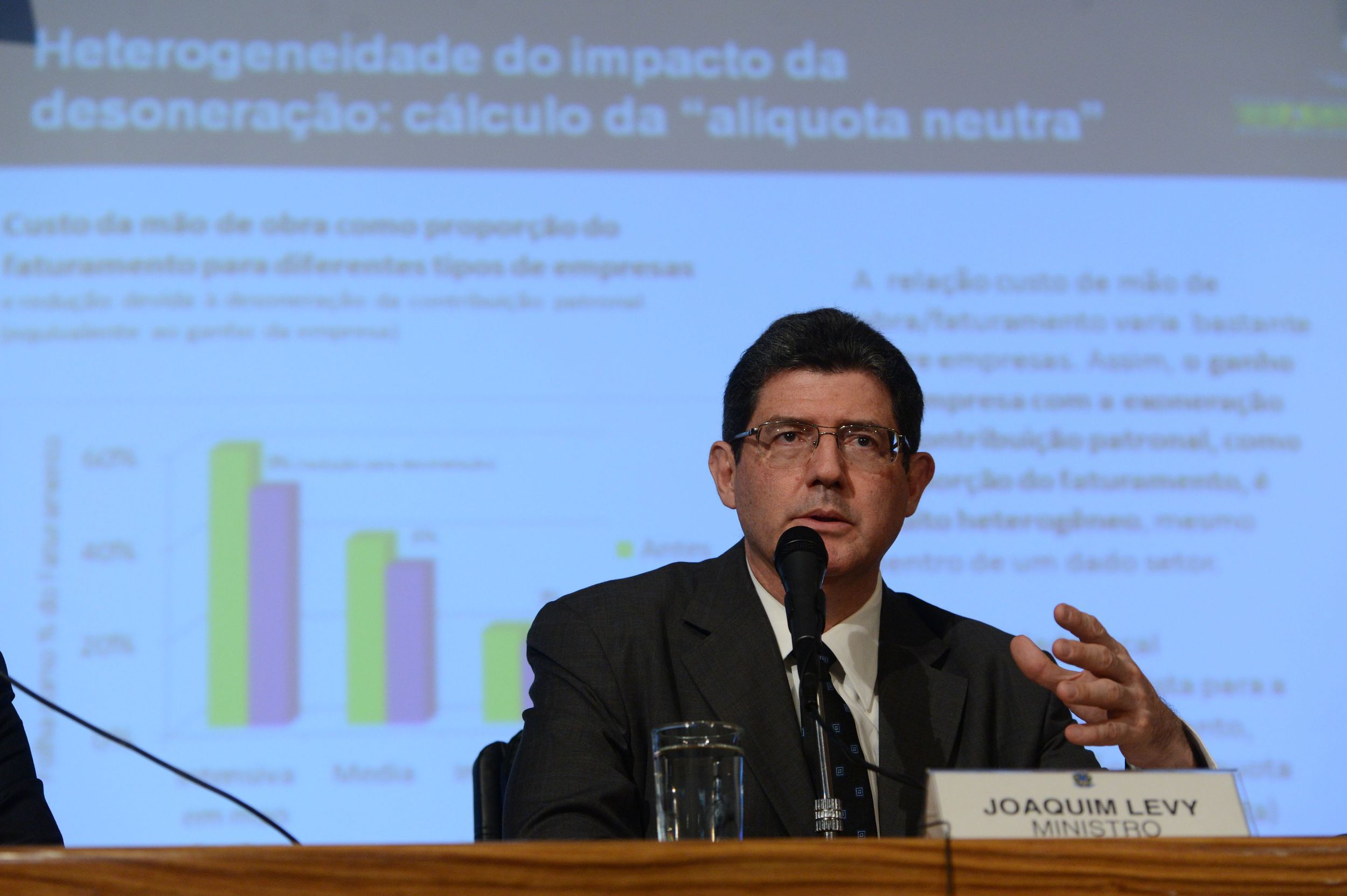 Ministro da Fazenda Joaquim Levy comenta a desoneracao da folha de pagamento foto Valter Campanato Agencia Brasil 201502270002