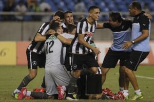 Botafogo vence o fuminense na semifinal do carioca 2015 foto vitor silva