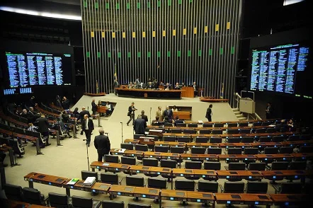 Votação de terceirização começa com sinais de derrota para o Palácio do Planalto