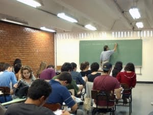 Governo quer criar carreira de docente federal