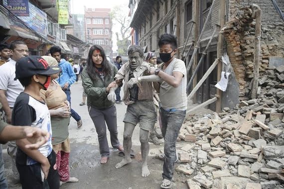 Mortos no terremoto do Nepal chegam a 926; na Índia, número sobe para 34 - Foto: Jovem Pan