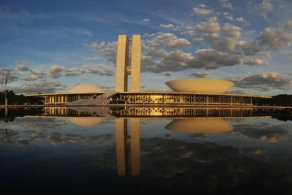 Câmara aprova cláusula que limita acesso ao Fundo Partidário