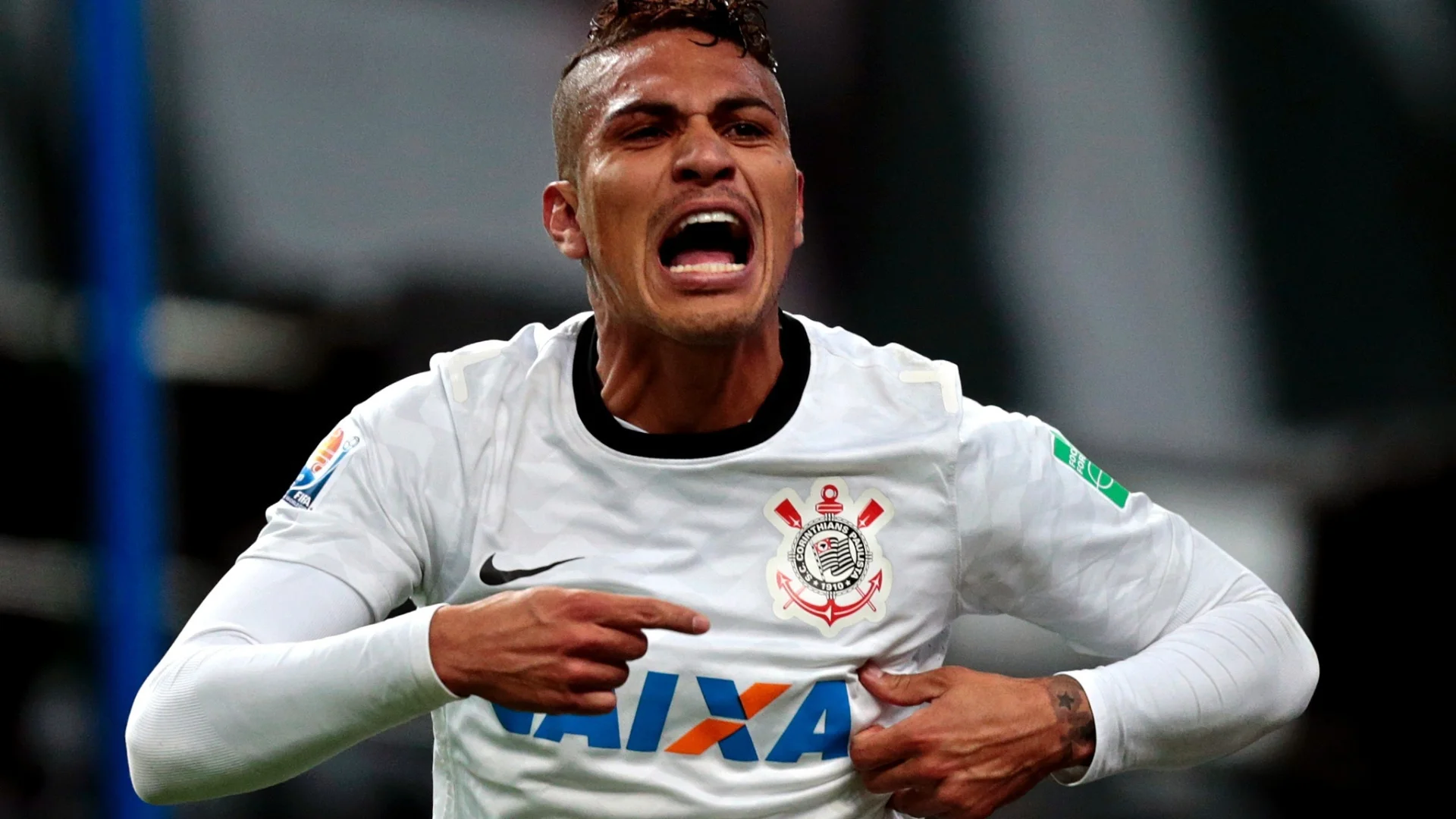 Corinthians joga pela Libertadores sem renovar com Guerrero e devendo a jogadores