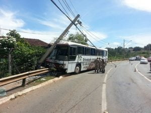 Banda da PM sofre acidente automobilístico em Goiânia