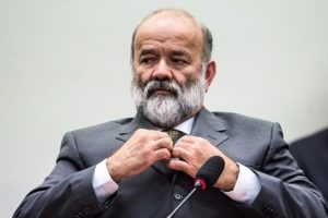 Para sua defesa, Vaccari chama relator da CPI da Petrobras e líder do PT