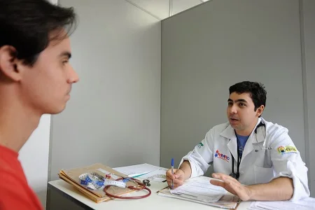 Programa Mais Médicos não vai recrutar estrangeiros em 2015