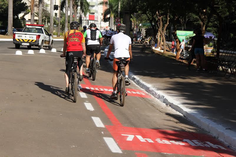 ciclofaixa entre parques