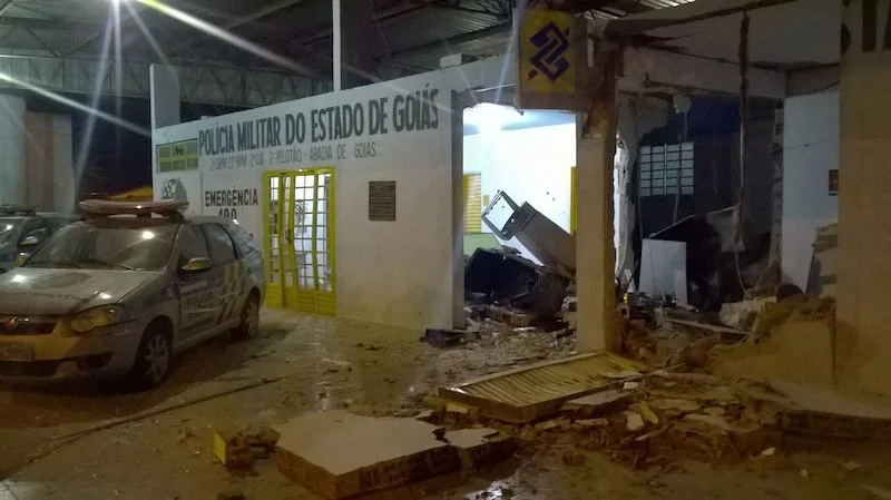 explodido caixa eletronico em pelotao da pmgo de abadia de goias