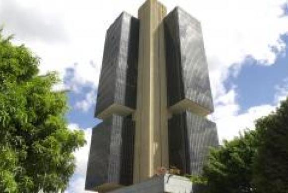 banco central com arvores