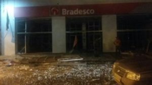 destruicao agencias sao miguel