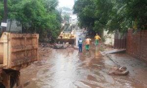 prefeitura limpa cidade depois de chuva 2