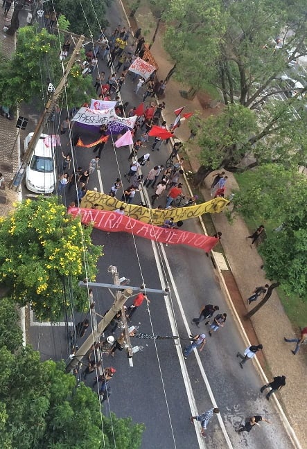 MANIFESTANTES PASSAGEM