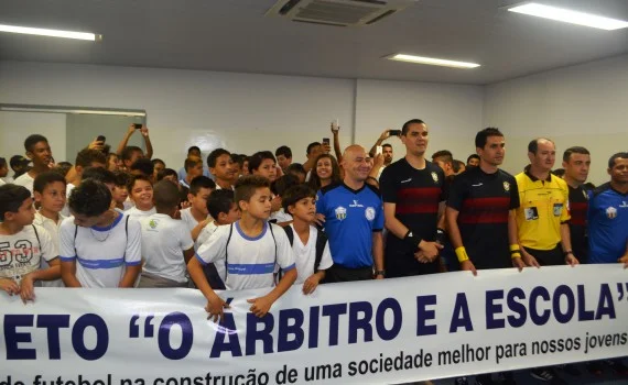 foto arbitros escola