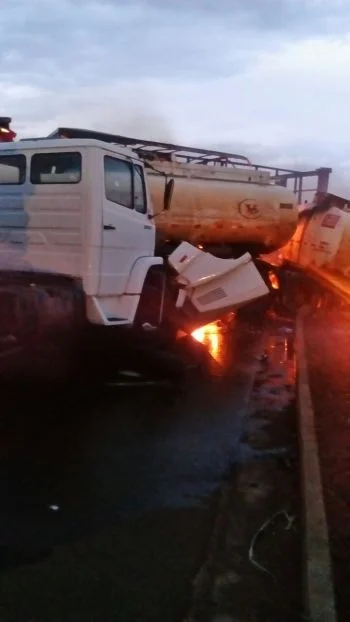 acidente br 060 combustivel na pista