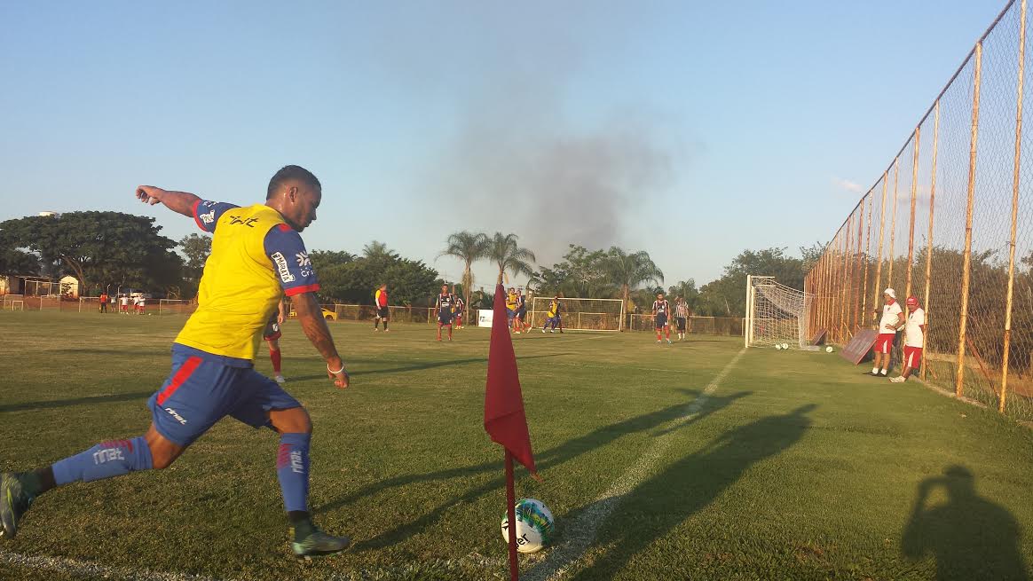 foto jogo treino noronha