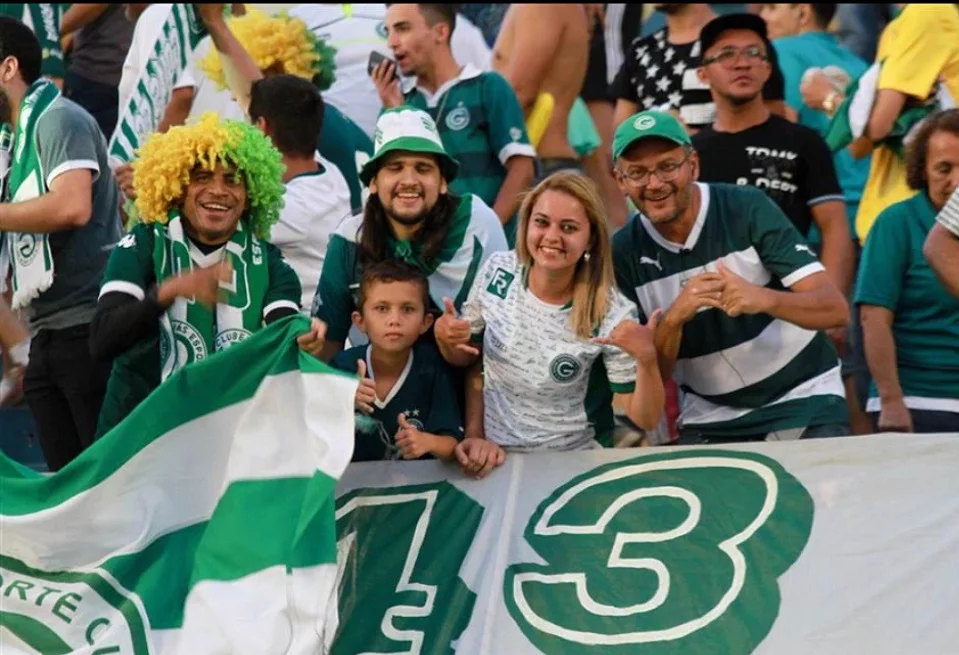 foto torcida goias 2