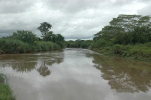 Rio Meia Ponte