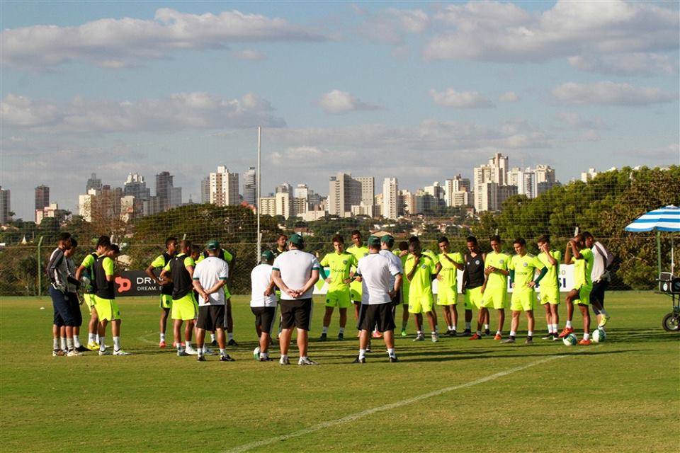 foto goias 17 treino