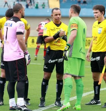 Derrota feia do Atlético para o Goiás