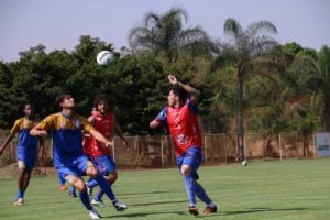 foto jogo treino vila 13