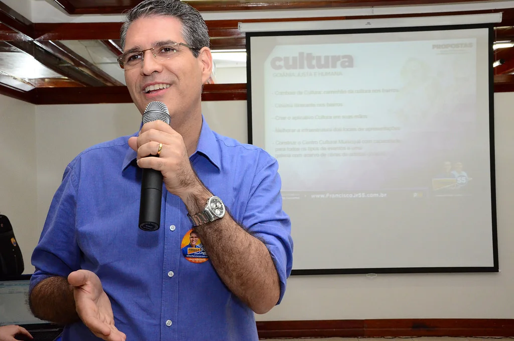 francisco jr apresenta propostas para a cultura