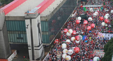 Movimentos de esquerda preparam atos contra eventual prisão de Lula