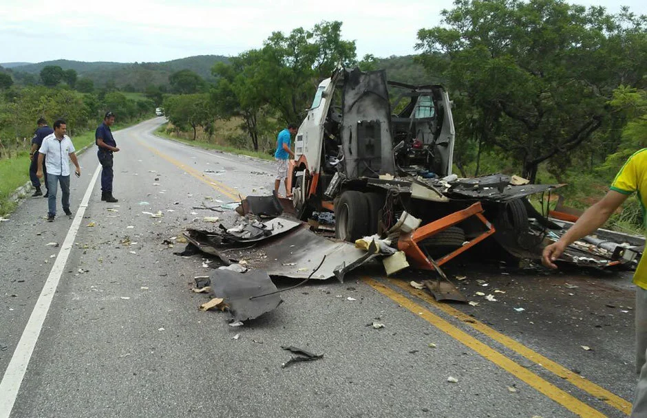 carro forte explodido goias formoso