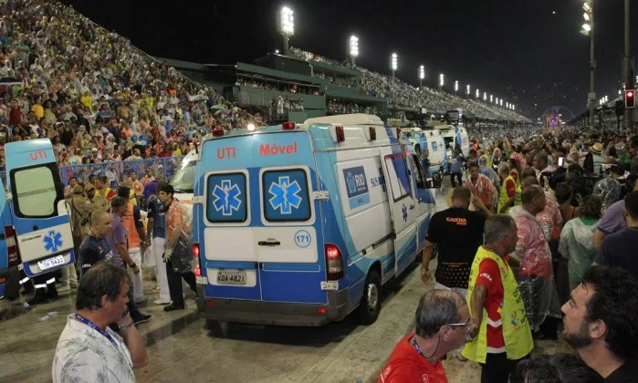 acidente carnaval no rj foto marcelo theobald