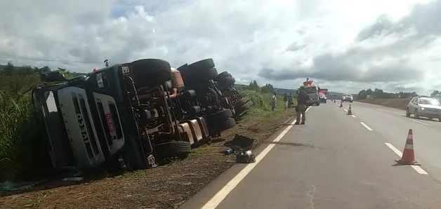 carreta tombada