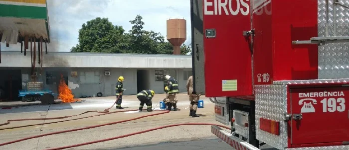 incendio posto de gasolina