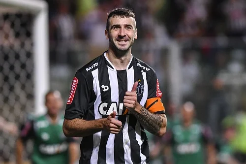 lucas pratto galo