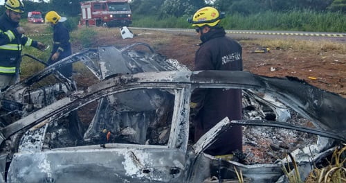 mulher e crianca morrem carbonizadas acidente em bom jesus