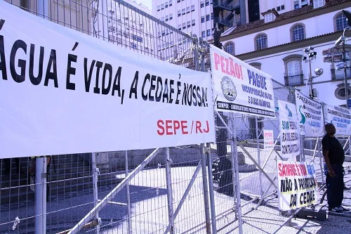 protesto servidores do rio foto jose lucenafutura pressfolhapress