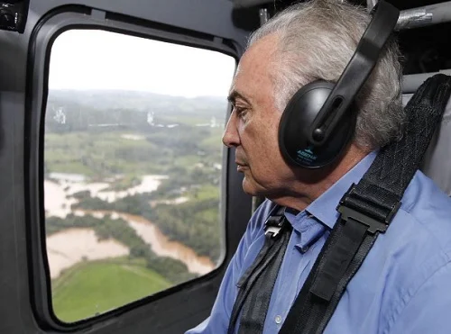 michel temer no helicoptero