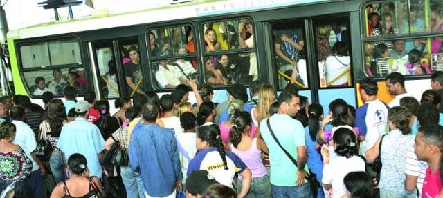 onibus lotado aparecida