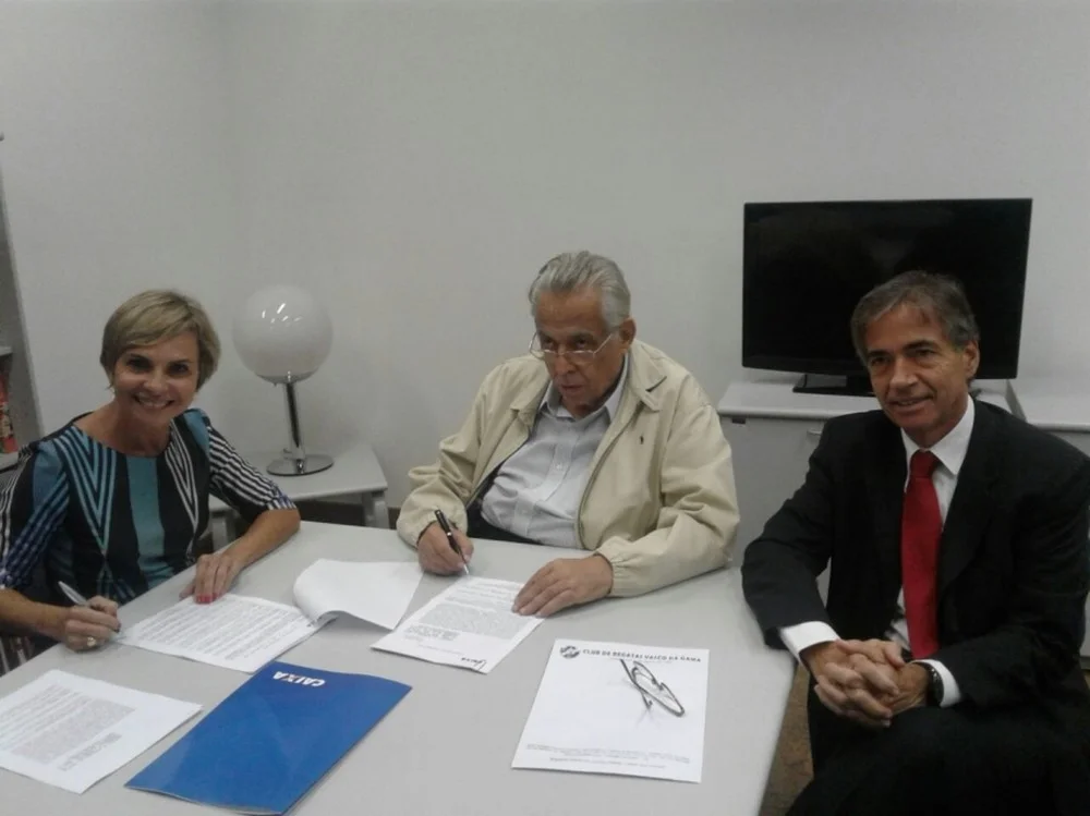 eurico assina contrato