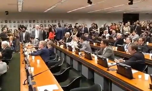 agressao na camara dos deputados