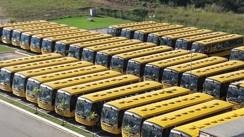 goias na frente educacao entrega de onibus foto leoiran