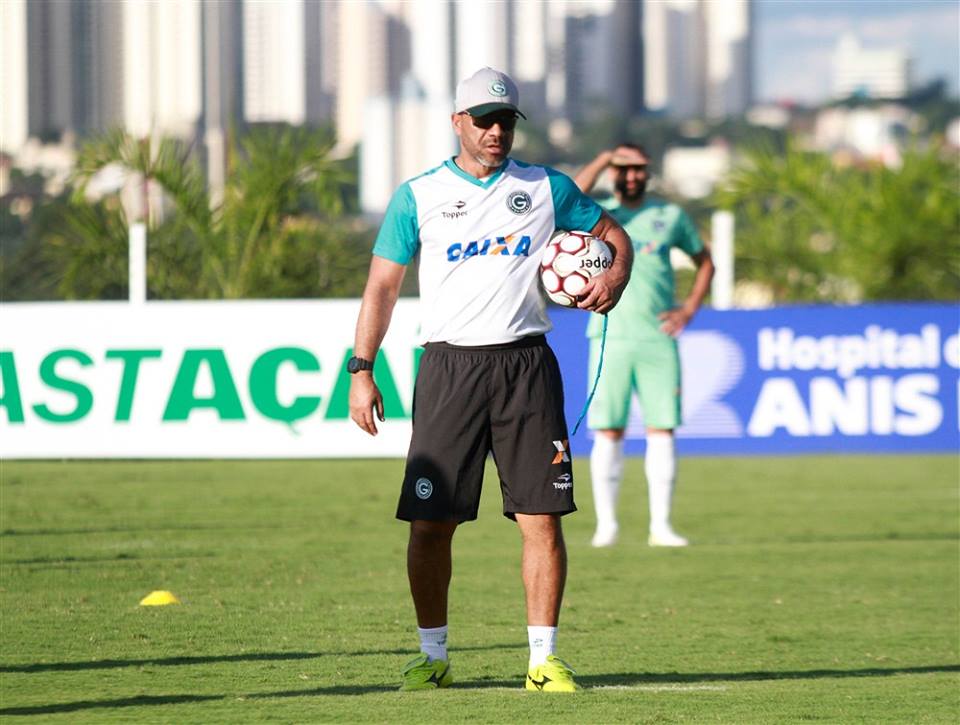 Decisão no Goiás é pela demissão de Sérgio Soares