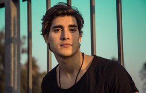 henry zaga 13 reasons why