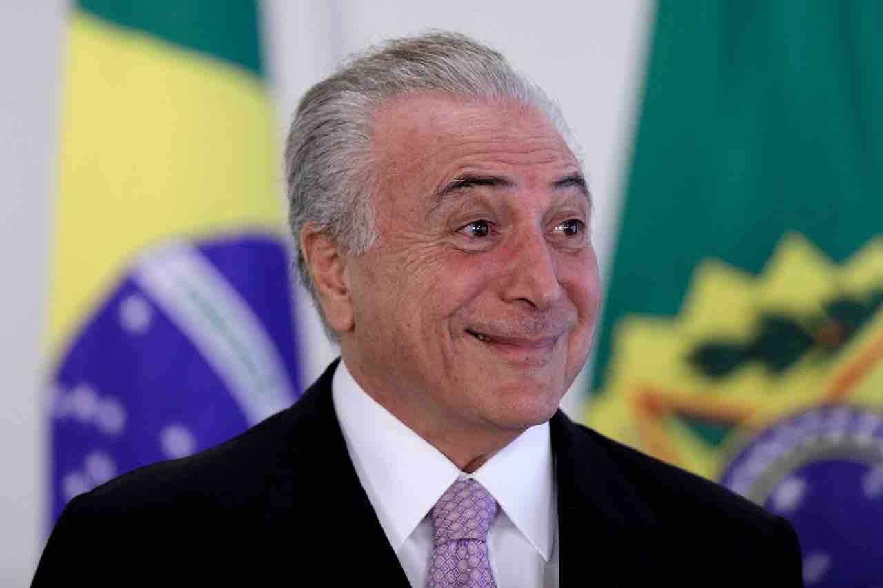 temer sorindo