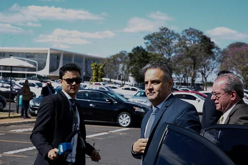 aecio retorna ao senado depois de afastado foto walterson rosa framephoto folhapress