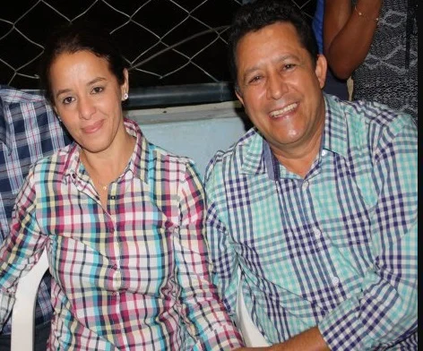 foto do prefeito e da primeira dama de matrincha