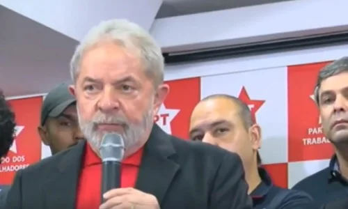 lula durante coletiva