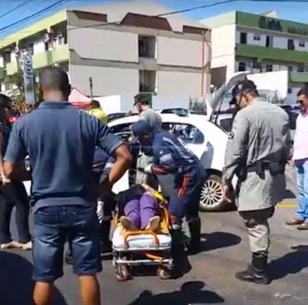 acidente entre carros no bueno