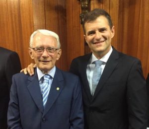 mario roriz ao lado do filho deputado federal marcos abrao